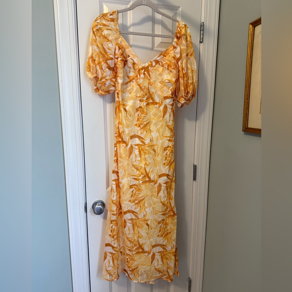 *NWT* All About May Floral Puff Sleeve Midi Sundress